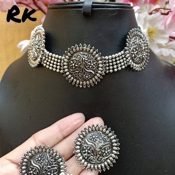 Necklace with earrings - Picture 9 of 16